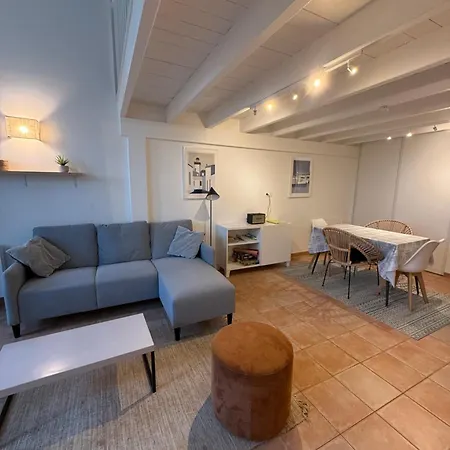 Hom'yeu * Port-Joinville